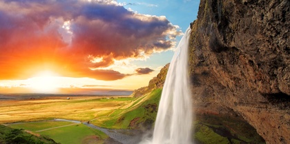 Waterfall_Seljalandsfoss_Iceland